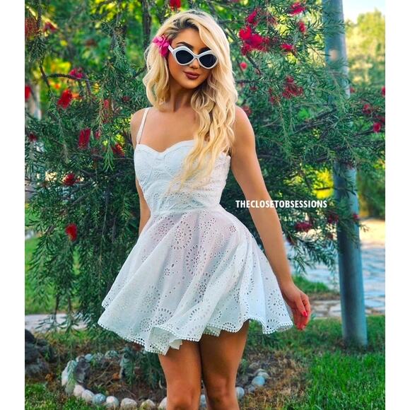 ZARA BLOGGER FAVE!!! Sweetheart Neckline Dress LAST ONE!!! - Picture 5 of 16